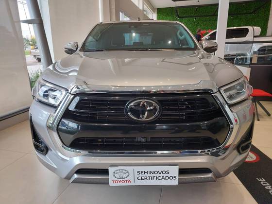 TOYOTA HILUX 2.8 D-4D TURBO DIESEL CD SRX 4X4 AUTOMÁTICO